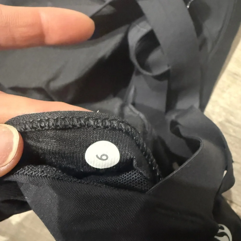 Lululemon sport bra size 6